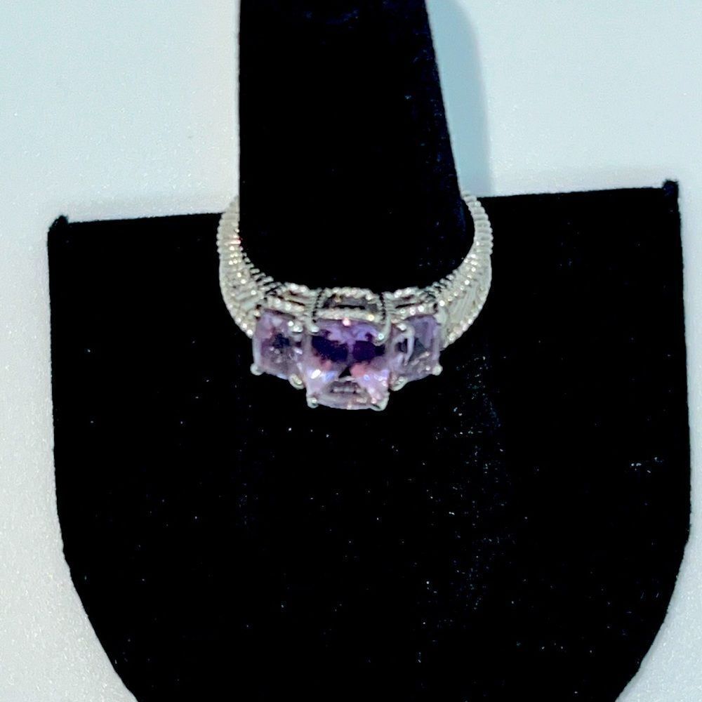 Beautiful Vintage Silver Ring With Purple Stones